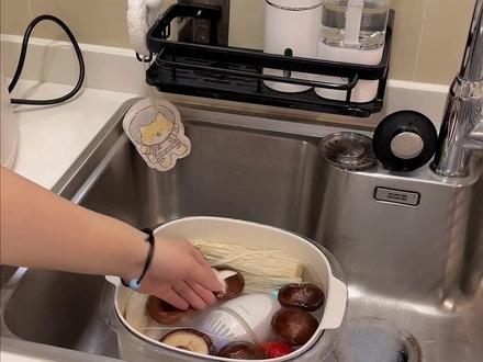 厨房墙壁置物架微波炉 0d889d8a73e7c1ba44832d4d30eb7d34~tplv-dy-resize-origshort-autoq-75:330.jpeg?biz_tag=pcweb_cover&from=3213915784&s=PackSourceEnum_AWEME_DETAIL&sc=cover&se=false&x-expires=2011096800&x-signature=wGcr%2F0QtmRkoUoXS4IZCMi%2FGNlM%3D