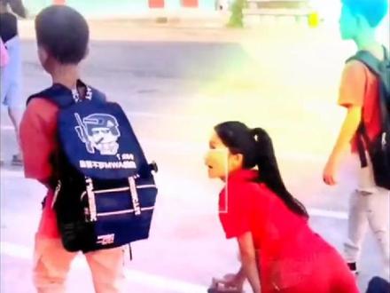 怎么判断油热没热 48ea3b10b621da06d4f1871a12f35263~tplv-dy-resize-origshort-autoq-75:330.jpeg?biz_tag=pcweb_cover&from=3213915784&s=PackSourceEnum_AWEME_DETAIL&sc=cover&se=false&x-expires=2007691200&x-signature=exHTd8%2FOud07YxJtpmqZoYz9%2F3Y%3D