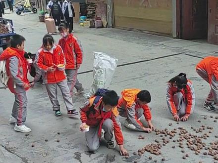 美国网络被攻击事件 5392d3a049d59922c03999fcdb2f0560~tplv-dy-resize-origshort-autoq-75:330.jpeg?biz_tag=pcweb_cover&from=3213915784&s=PackSourceEnum_AWEME_DETAIL&sc=cover&se=false&x-expires=2005837200&x-signature=iV%2Fi5Ifj%2Ft65jedSOUuBwrRYj1w%3D