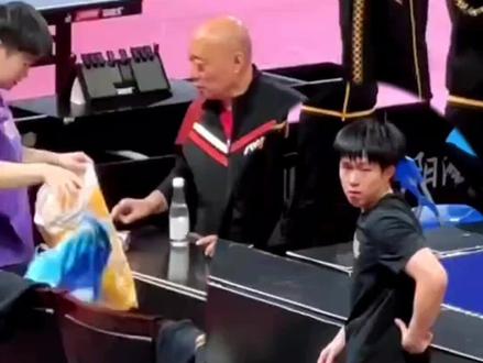 乒乓球大满贯孙颖莎缺哪个 ac90a507597ffe5f4ea3d084c8dc1abe~tplv-dy-resize-origshort-autoq-75:330.jpeg?biz_tag=pcweb_cover&from=3213915784&s=PackSourceEnum_CHALLENGE_AWEME&sc=cover&se=false&x-expires=2013156000&x-signature=wue%2FAWJxPT8MVr9WqF%2FvKikoxQ0%3D