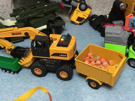 玩具小视频汽车玩具 b2414c82d4f73c50ca2510f75186b6f7~tplv-dy-resize-origshort-autoq-75:330.jpeg?biz_tag=pcweb_cover&from=3213915784&s=PackSourceEnum_AWEME_DETAIL&sc=cover&se=false&x-expires=2007169200&x-signature=3ozv133prxF0pNiaYR4pu1UO8Yw%3D