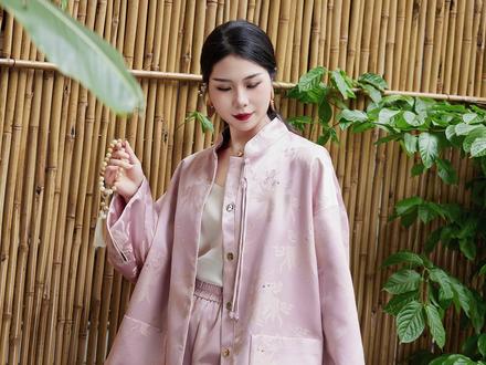 怎么爬山不累 bc67c69eb6fa8d9ca3de51de9008453c~tplv-dy-resize-origshort-autoq-75:330.jpeg?biz_tag=pcweb_cover&from=3213915784&s=PackSourceEnum_AWEME_DETAIL&sc=cover&se=false&x-expires=2009401200&x-signature=6OWrE6onvFI6841CeD7QXAF8ip8%3D