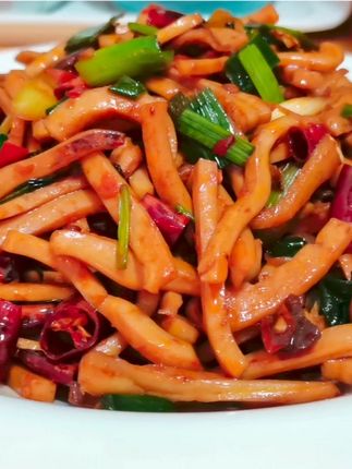 炒肉丝怎样炒才又嫩又好吃 3317aa1802194438897a17d5467f9a2a~tplv-dy-cropcenter:323:430.jpeg?biz_tag=pcweb_cover&from=3213915784&s=PackSourceEnum_PUBLISH&sc=cover&se=true&sh=323_430&x-expires=1989183600&x-signature=mSRce5XHbbUbvBpELqDqnQm96sY%3D