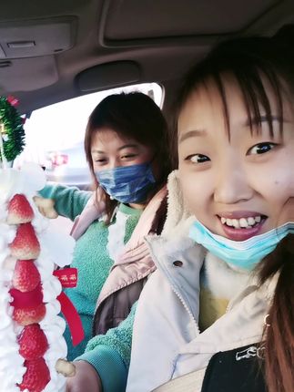 老王家的儿子最新视频 12394aa1df7b4b5d8dac76d2a8aa2af3_1671347730~tplv-dy-cropcenter:323:430.jpeg?biz_tag=pcweb_cover&from=3213915784&s=PackSourceEnum_PUBLISH&sc=cover&se=true&sh=323_430&x-expires=1987642800&x-signature=GkmDGVQK6Ksx2eSKx69p5HYkgOI%3D