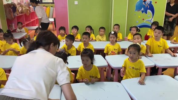 美国网络暴力有多可怕 2ab46fbf71d54ff6af97386ba448b571_1694902190~tplv-dy-resize-origshort-autoq-75:330.jpeg?biz_tag=pcweb_cover&from=3213915784&s=PackSourceEnum_AWEME_DETAIL&sc=cover&se=false&x-expires=2010769200&x-signature=85Jekf%2F6BozshrT3CDnooxYjl%2Bw%3D