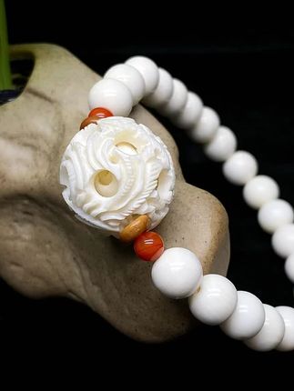 玲珑的意思是 3a915a6a27fb4f3cb79eca873f90f734~tplv-dy-cropcenter:323:430.jpeg?biz_tag=pcweb_cover&from=3213915784&s=PackSourceEnum_PUBLISH&sc=cover&se=true&sh=323_430&x-expires=2001045600&x-signature=VjvxtMmlb%2BqfAWiDoD6DhmPi8mg%3D