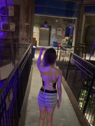 ip地址显示功能是否合法 d474114a70f440a4bfb0efa7ae9e72a0~tplv-dy-cropcenter:323:430.jpeg?biz_tag=pcweb_cover&from=3213915784&s=PackSourceEnum_PUBLISH&sc=cover&se=true&sh=323_430&x-expires=1994875200&x-signature=awcG8ozxiCKiPbab4IXbGSw%2F5vM%3D