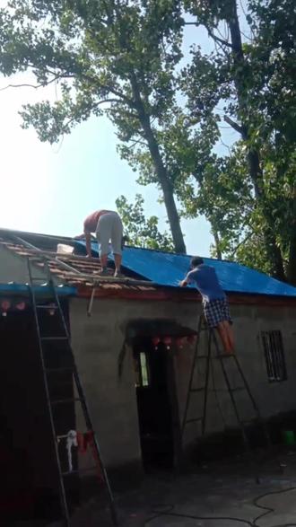 自贴地板厂家 f44a50852a6b49c6ab186b27114021ec_1691468872~tplv-dy-resize-origshort-autoq-75:330.jpeg?biz_tag=pcweb_cover&from=3213915784&s=PackSourceEnum_AWEME_DETAIL&sc=cover&se=false&x-expires=2008753200&x-signature=C77f5nxe98Px6SL3rX1tgMa4jzA%3D