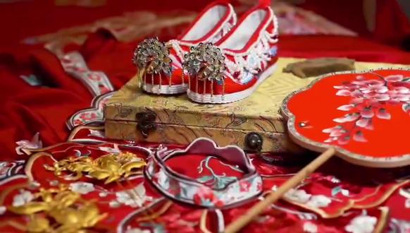 极光vs揽胜停一起 o4hkzpeAEAANlIAUBywgguXuCBfRCKizhQG8BD~tplv-dy-resize-origshort-autoq-75:330.jpeg?biz_tag=pcweb_cover&from=3213915784&s=PackSourceEnum_AWEME_DETAIL&sc=cover&se=false&x-expires=2011251600&x-signature=rc%2Br7PpOzBiVMB9ogHgoyuNKInw%3D