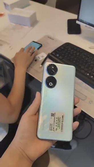 怎么在iphone上查找华为手机位置 oEQnKHAzC0XNBCIzS8fBdVuADwGecf1IdAb873~tplv-dy-resize-origshort-autoq-75:330.jpeg?biz_tag=pcweb_cover&from=3213915784&s=PackSourceEnum_AWEME_DETAIL&sc=cover&se=false&x-expires=2012756400&x-signature=by0DcJMpD0huateF4Mlsi4rx%2BpU%3D