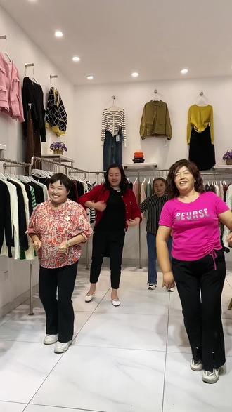 苹果新品发布会iphone 15 oIDlkc5eEECZA56AhyHg5KzEfHNBABS9EIagiE~tplv-dy-resize-origshort-autoq-75:330.jpeg?biz_tag=pcweb_cover&from=3213915784&s=PackSourceEnum_AWEME_DETAIL&sc=cover&se=false&x-expires=2012014800&x-signature=kL2vpJquHJ%2FjOhrTubim8Sjpo4Q%3D