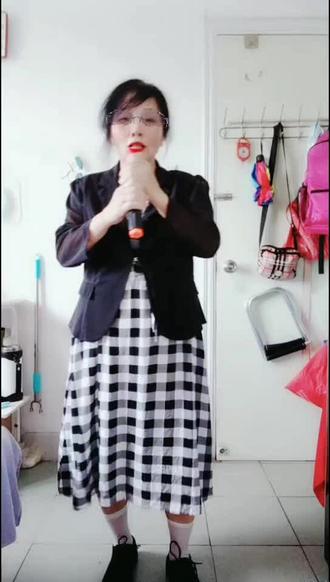 怎样把视频发到全民k歌上 oIOD1syfI1CADR0B3gbnbAy9lUAeBvFgCEJkQS~tplv-dy-resize-origshort-autoq-75:330.jpeg?biz_tag=pcweb_cover&from=3213915784&s=PackSourceEnum_AWEME_DETAIL&sc=cover&se=false&x-expires=2008944000&x-signature=AkCEE8Ot7DFsBm4l8Uu0H267GaQ%3D