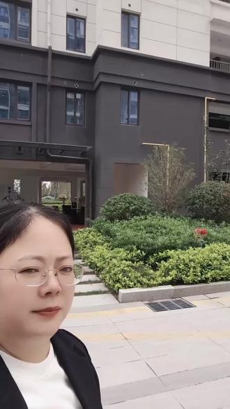 付费知识值不值 oQWQgKIIrZVfAblG9e30AIDcGnJNbqAG9DBwxN~tplv-dy-resize-origshort-autoq-75:330.jpeg?biz_tag=pcweb_cover&from=3213915784&s=PackSourceEnum_AWEME_DETAIL&sc=cover&se=false&x-expires=2012263200&x-signature=s6HLGxZgJMGMZmxMDj7aS3uAV1M%3D