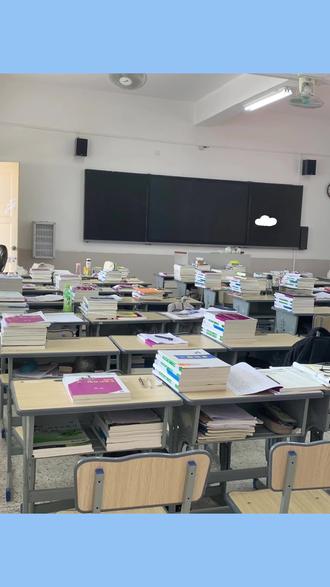 宿舍人不睡觉怎么办 oUg9rCkAvAexhJ8tnAQhF182t0NBLgboD9Ae4l~tplv-dy-resize-origshort-autoq-75:330.jpeg?biz_tag=pcweb_cover&from=3213915784&s=PackSourceEnum_AWEME_DETAIL&sc=cover&se=false&x-expires=2009559600&x-signature=SVpQzslCQqz7qDmbKVoFsUTbGjE%3D