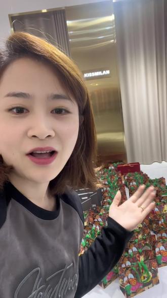 衣服贵的原因 ooaIghFBeOpEyAZNOFbhozy6M9hzABfQC53AaN~tplv-dy-resize-origshort-autoq-75:330.jpeg?biz_tag=pcweb_cover&from=3213915784&s=PackSourceEnum_AWEME_DETAIL&sc=cover&se=false&x-expires=2011698000&x-signature=QwAOMnQQlzmlHBAAyqxldz%2BzOkE%3D