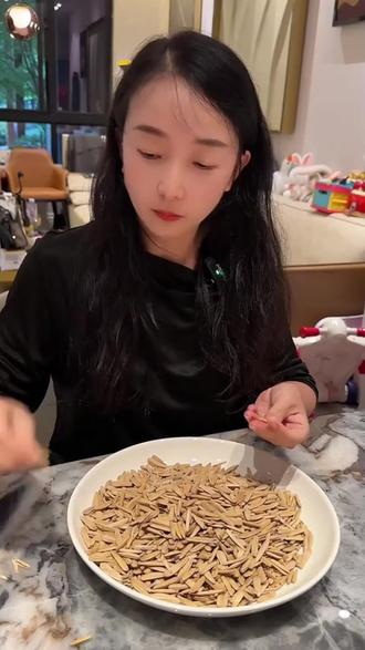 六安瓜片多少钱一斤中等 oYzgiiNDBx7WyfikYtMABQm2hcIgwEdQc1L1Rm~tplv-dy-resize-origshort-autoq-75:330.jpeg?biz_tag=pcweb_cover&from=3213915784&s=PackSourceEnum_AWEME_DETAIL&sc=cover&se=false&x-expires=2010448800&x-signature=GN27GRQiBwha1%2FGzaZfaSx9LGR0%3D