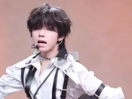 看来这个王橹杰真是铁了心要做穆夫了#王橹杰 #橹穆 #cp #tf家族 #娱乐评论大赏