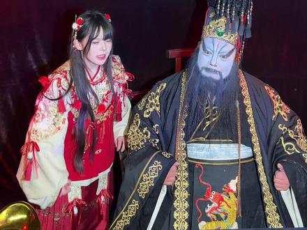 闺蜜闺蜜不可以忘记续火花哦 #失眠熊#横店影视城#横店入戏中国年#横店灯会#续火花