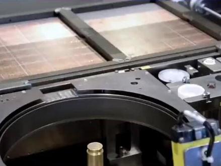 赛微电子出售瑞典Silex控股权 6月15日,赛微电子宣布重大交易,拟向Bure、Creades等七名交易方转让所持瑞典Silex Microsystems AB 45.24%的股份,交易价格达23.75亿瑞典克朗,约合人民币17.83亿元。交易完成后,赛微电子仍持有瑞典Silex约45.24%的参股股份及2名董事席位,保留参与重大事项决策的权利,但不再拥有控股地位。
赛微电子表示,此次交易是为应对复杂的国际政经环境,优化资源配置,集中力量深耕中国半导体市场。交易预计将为公司带来可观的现金流入,有助于优化资产负债结构,回笼资金,集中资源聚焦重点业务领域,巩固和提升在国内市场的竞争优势。
瑞典Silex成立于2000年,是全球领先的MEMS芯片制造商,拥有两条200mm产线。2015年赛微电子发起收购,收购完成后,瑞典Silex与赛微电子控股子公司赛莱克斯北京展开技术合作,为赛莱克斯北京MEMS产线的设计建造、工程师团队搭建、生产工艺流程等提供了基础支持。并入赛微电子后,瑞典Silex发展迅猛,员工人数从超100人增长至超400人,营业收入从超2亿元增长至超8亿元,净利润从0.2亿元增长至最高2亿元,行业地位也从纯代工厂商排名靠前提升至连续5年位居第一。#真空回流炉 #芯片封装 #半导体设备 #赛微电子 #真空回流焊