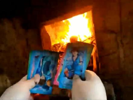 妈妈把我的卡牌烧了,小卖部花20元买叶罗丽卡牌,拆出UGR 稀有卡 #叶罗丽卡牌