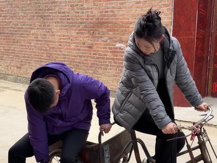 记录一下第一次带男朋友回老家见爷爷奶奶和姥姥的小日常, 正式官宣#记录真实生活 #带男朋友回家 #小县城 #日常vlog #订婚倒计时