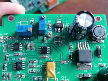 #电子技术 #电子电工 #电路板维修 典型的低压稳压器,你指定用过#智能制造