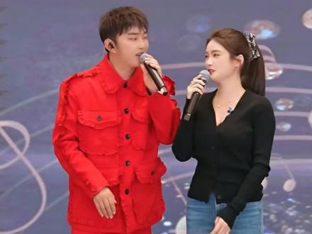 富贵第一次参加活动,就把富贵安排跟山歌前辈凯小晴,佳乐,三火塔台唱歌表演。录播#富贵追梦人 #凯小晴 #三火孙焱彬 @富贵 ⁶¹⁶【户外·追梦人团队】