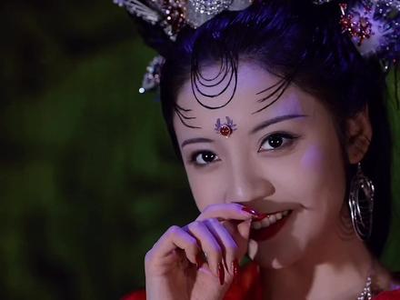 我终于变成一个漂亮的蜘蛛精了