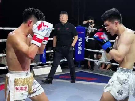 擂台传承!金鹰坦然承认老去,汲治泽强势崛起!# 武林风 556 #汲治泽vs金鹰 #尧山酒战鹰城#金鹰