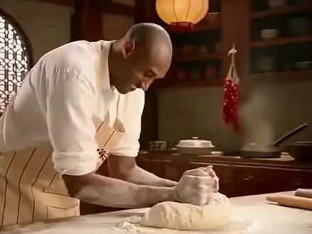 牢大肘击面#AI创作浪潮计划 #2025AI年终大赏 #科比 #牢大 #美食