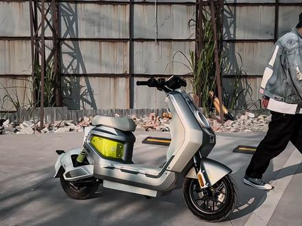 一分钟🕰️带你了解一款车,小牛NXT二代🛵🚏🎨 想不到现在两轮电动车已经越来越接近新能源汽车的玩法了🕺🏾👍🏽🧼
#小牛电动 #小牛NXT #小牛NXT2 #日常溜车 #骑行