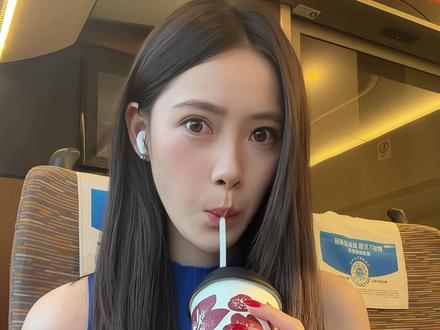 荔枝冰奶:古茗VS茶百道 打发时间即兴测评 千人千味仅供参考!
#测评 #荔枝冰奶 #古茗 #茶百道
