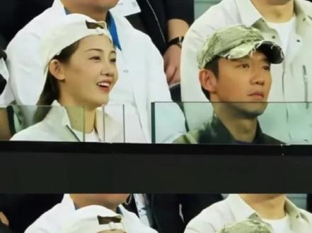 郑恺向鹿晗粉丝道歉,玩梗玩脱了
#苗苗