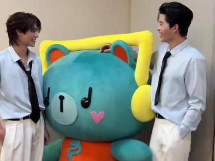 多多会说话了!天呐 好萌啊!
#pondphuwin #permpoon #小面包普明