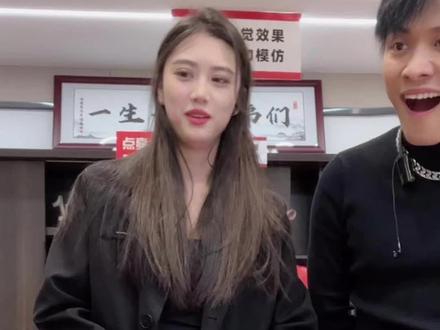 女品牌方被小杨哥忽悠的都快哭了~~#疯狂小杨哥 #小杨哥精彩片段 #坚果礼盒 #过年大礼包 #百草味零食大礼包