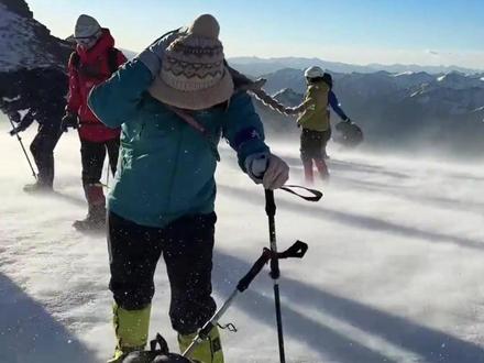 选对路线就不会白跑—萨武神山 #雪山 #路线 #户外 #萨武神山 #登顶