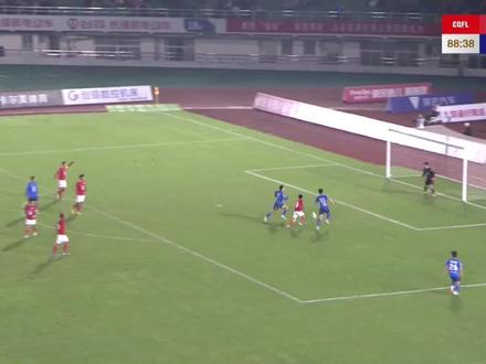 比赛尾段连丢两球,大足石刻队1:4落后#石不可挡足定乾坤 #石不可挡足定乾坤 #唯有足球不可辜负 #出彩大足有你见证