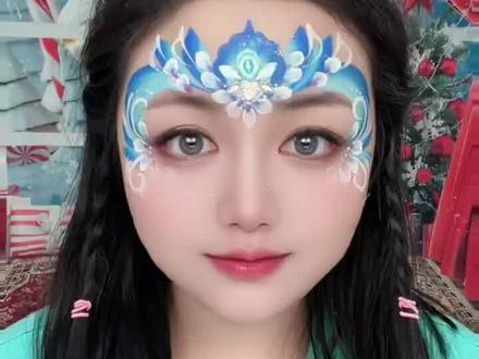 脸部彩绘艾莎公主妆容教程 #脸部彩绘 #面部彩绘 #教程 #画画 #美妆 脸部彩绘艾莎公主妆容教程@抖音 @抖音小助手 @抖音创作者大会 @抖音创作小助手 @抖音热点 @抖音媒体内容优推官 @抖音创作者中心