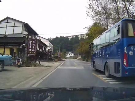 #行车记录仪视角 #特斯拉modely #山路 偶遇 #奔驰AMG #声浪
当特斯拉山路偶遇AMG(维护油车尊严)是骡子是马都得试一试。