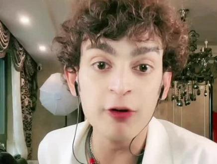 逗比v公子,只要进了他的直播间,半天也跑不出来😂笑s个人#直播录屏分享 #进来就走不出去的直播间 #这样的男神你们喜欢吗 @V 公子 (艾迪传媒) @DOU+上热门 @DOU+小助手