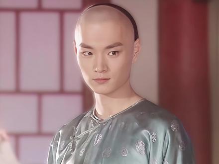 “五位仪态俱佳的帝王,原来天潢贵胄是可以演出来的”#赵鸿飞 #沈晓海