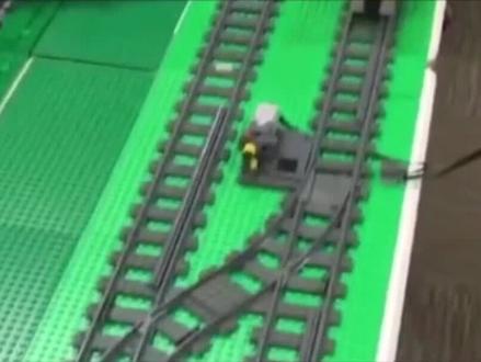 火车是怎么变轨的? #科学视宴 #火车 #变轨 #科普一下