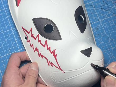 粉丝们想看我画一期锖兔的面具,这个还能凑合吧? #绘画 #绘画过程 #锖兔 #鬼灭之刃 #日常瞎画 @抖音小助手