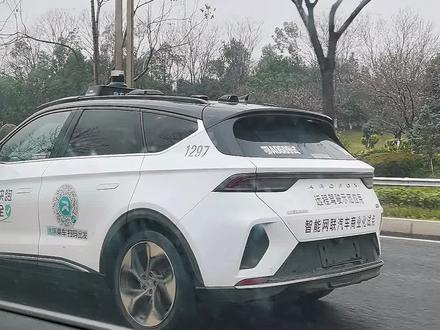 记者在武汉,打了辆无人驾驶的萝卜快跑,结果…#武汉无人车初体验|在彪悍路况里被AI温柔拿捏 #无人驾驶体验 #萝卜快跑
