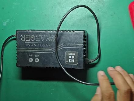 电动车充电器维修过程,今天快速修理