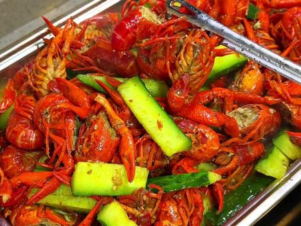 又到了吃小龙虾的季节啦!!#如何在家复刻饭店美食 #香辣小龙虾 #美食 #味道好极了你们想吃吗 #小龙虾