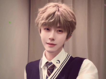 不敢回看 左顾右盼不自然的暗自喜欢#猫猫摇