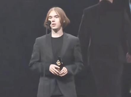 "都是铜陵人我原本没想酱味大鸡!!!"#康康 #无畏契约 #csgo #donk