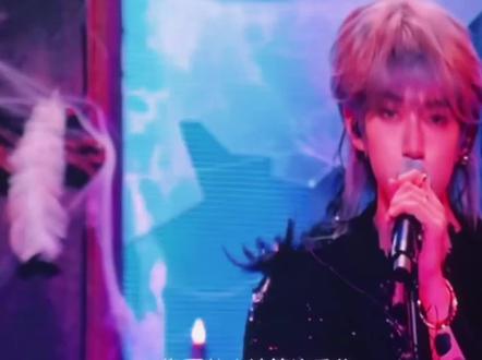 贺峻霖2026新音舞台个人视频直拍,加了一些滤镜啥的看上去清晰点,真的好好看#贺峻霖 #TF家族#时代少年团