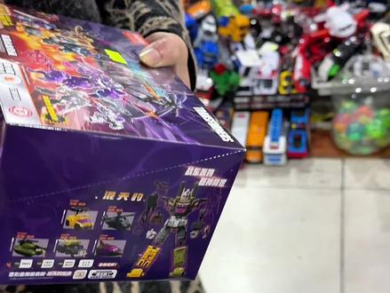 今天放学继续来抽变形金刚星辰版第6弹,结果拆到两个恐龙#布鲁可变形金刚 #积木人 #抖音模玩同好会 #我的玩具分享 #小罗玩玩具